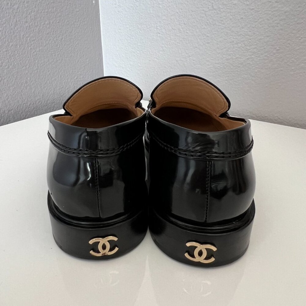Chanel Shiny Calfskin Logo Loafers 40.5 - Picture 4 of 9